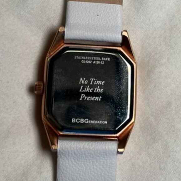 BCBG WHITE LEATHER WRAP WATCH - Picture 4 of 4